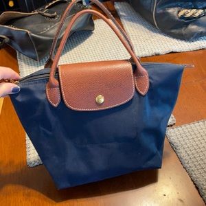 Super cute bag in great condition. Closet cleaning